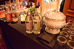 HOLIDAYS WITH KWANCHAI